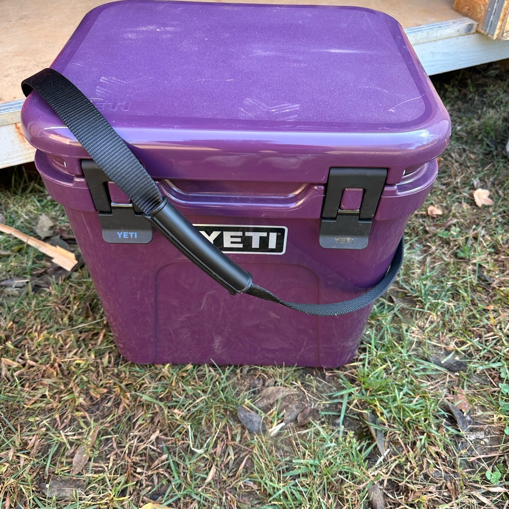 Yeti Purple Roadie 24